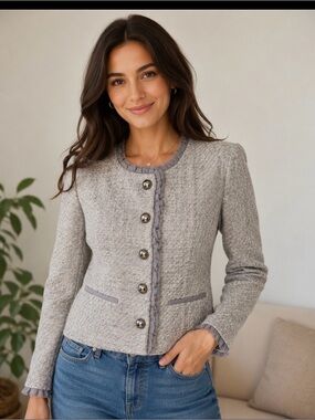 #760 mac & jac Light Gray Tweed Ruffle-Trim Jacket. Excellent Cond.